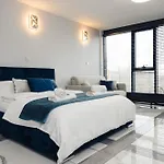Apartment Prestige Luxury Suite- Basen, Jacuzzi, Sauna & Prywatne Miejsce Parkingowe Lublin