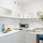 Apartment Prestige Luxury Suite- Basen, Jacuzzi, Sauna & Prywatne Miejsce Parkingowe