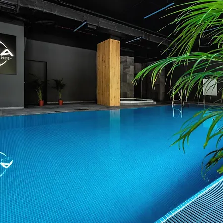 Prestige Luxury Suite- Klimatyzacja, Basen, Jacuzzi, Sauna & Prywatne Miejsce Parkingowe - By Dp דירה *