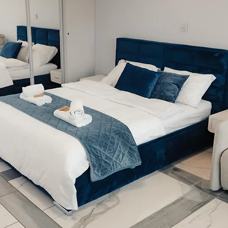 דירה Prestige Luxury Suite- Klimatyzacja, Basen, Jacuzzi, Sauna & Prywatne Miejsce Parkingowe - By Dp *