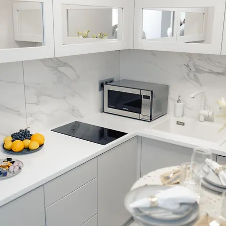 Prestige Luxury Suite- Basen, Jacuzzi, Sauna & Prywatne Miejsce Parkingowe Λούμπλιν