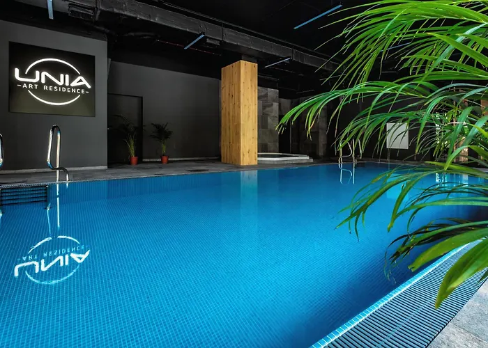 Prestige Luxury Suite- Basen, Jacuzzi, Sauna & Prywatne Miejsce Parkingowe شقة *